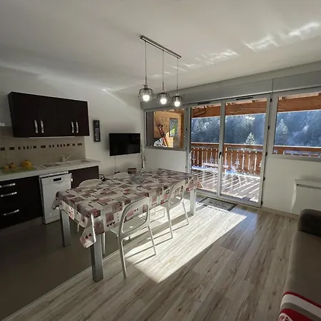 Bel T3 Avec Balcon Sud Et Wifi, Proche Pistes - Fr-1-787-130 *